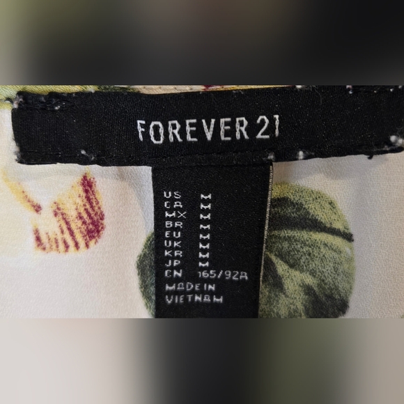 Forever 21 Ladies Wrap Dress - Picture 6 of 6